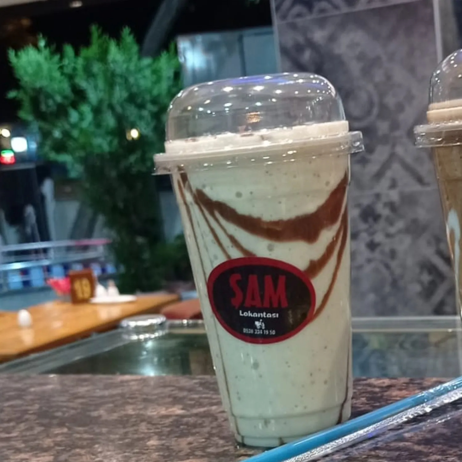 ميلك شيك فانيلا و جوز هند